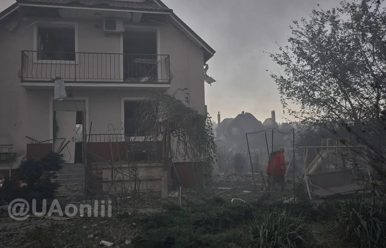 Взрыв на складе боеприпасов в Бучанском районе: кадры последствий
