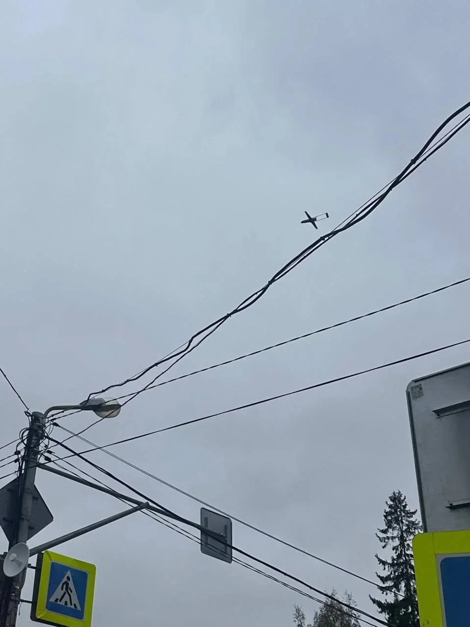 Осколки БПЛА упали на территорию Пермского НПЗ