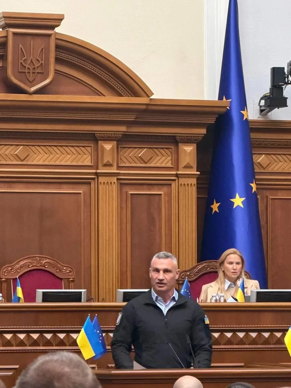 Кличко обвинил Зеленского в воровстве и отсутствии обороны